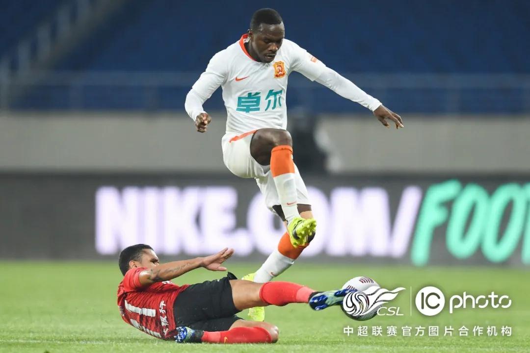 الأهلي المصري يتأهل لنهائي كأس العالم للأندية بعد انتصاره التاريخي على اتحاد جدة